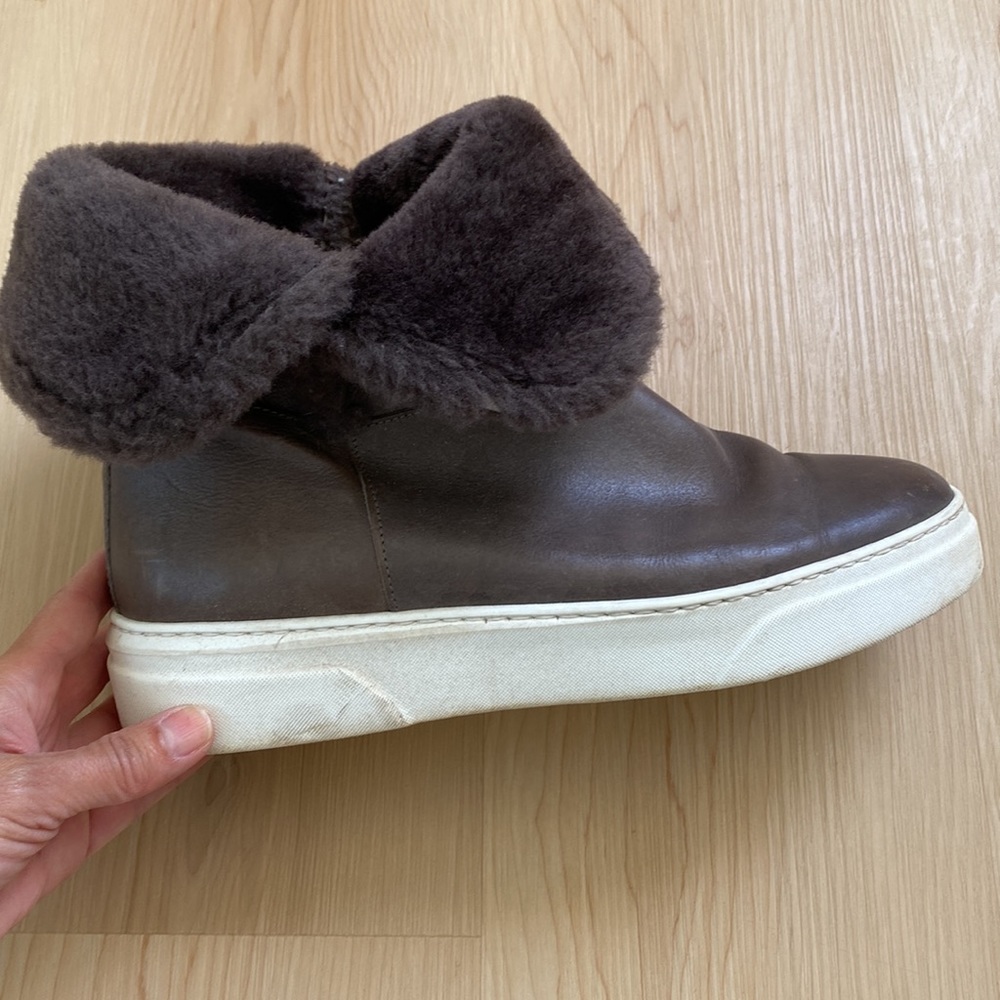 M Gemi Boots - size 8.